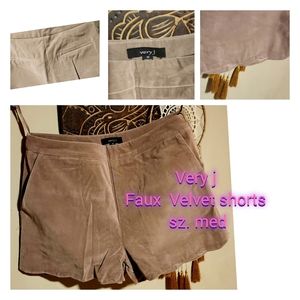 🍄Very j velvet shorts